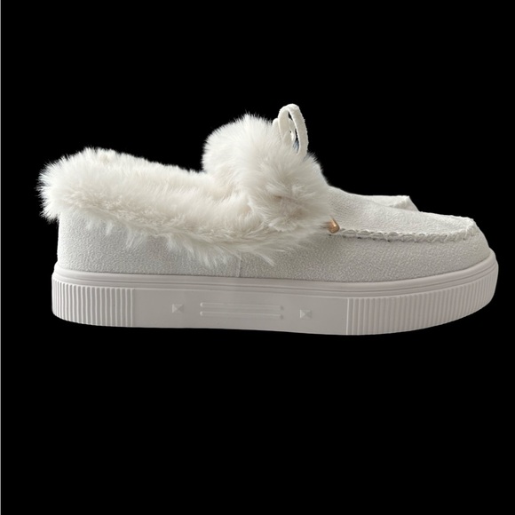 SHEIN White Winter Platform Slide On Shoes (New and Unused) - Picture 9 of 15